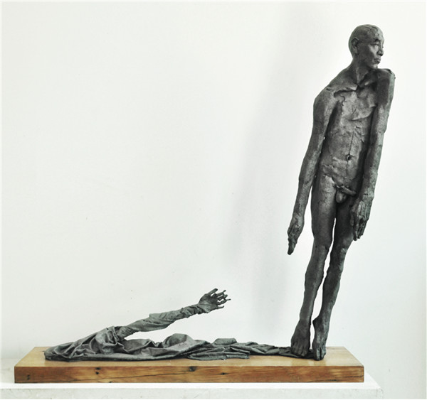 《如影“隋”行》，隋广龙。雕塑，105×26×108cm
