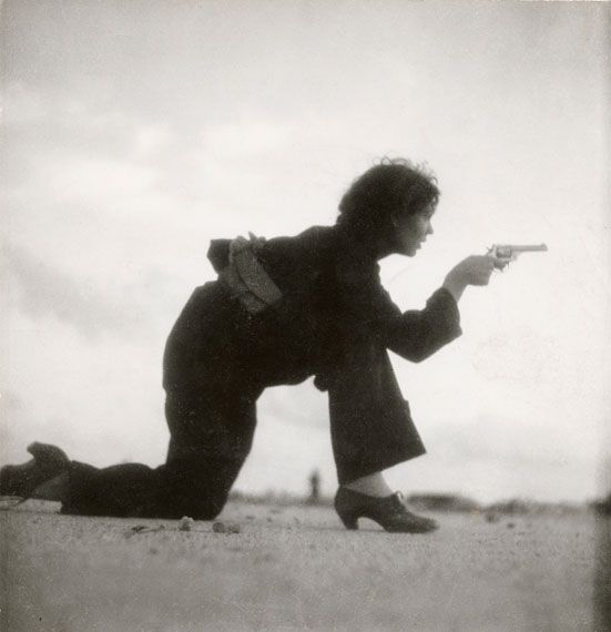 女性战地摄影师——从李·米勒到（Lee Miller） 到安雅·尼德林豪斯（Anja Niedringhaus）