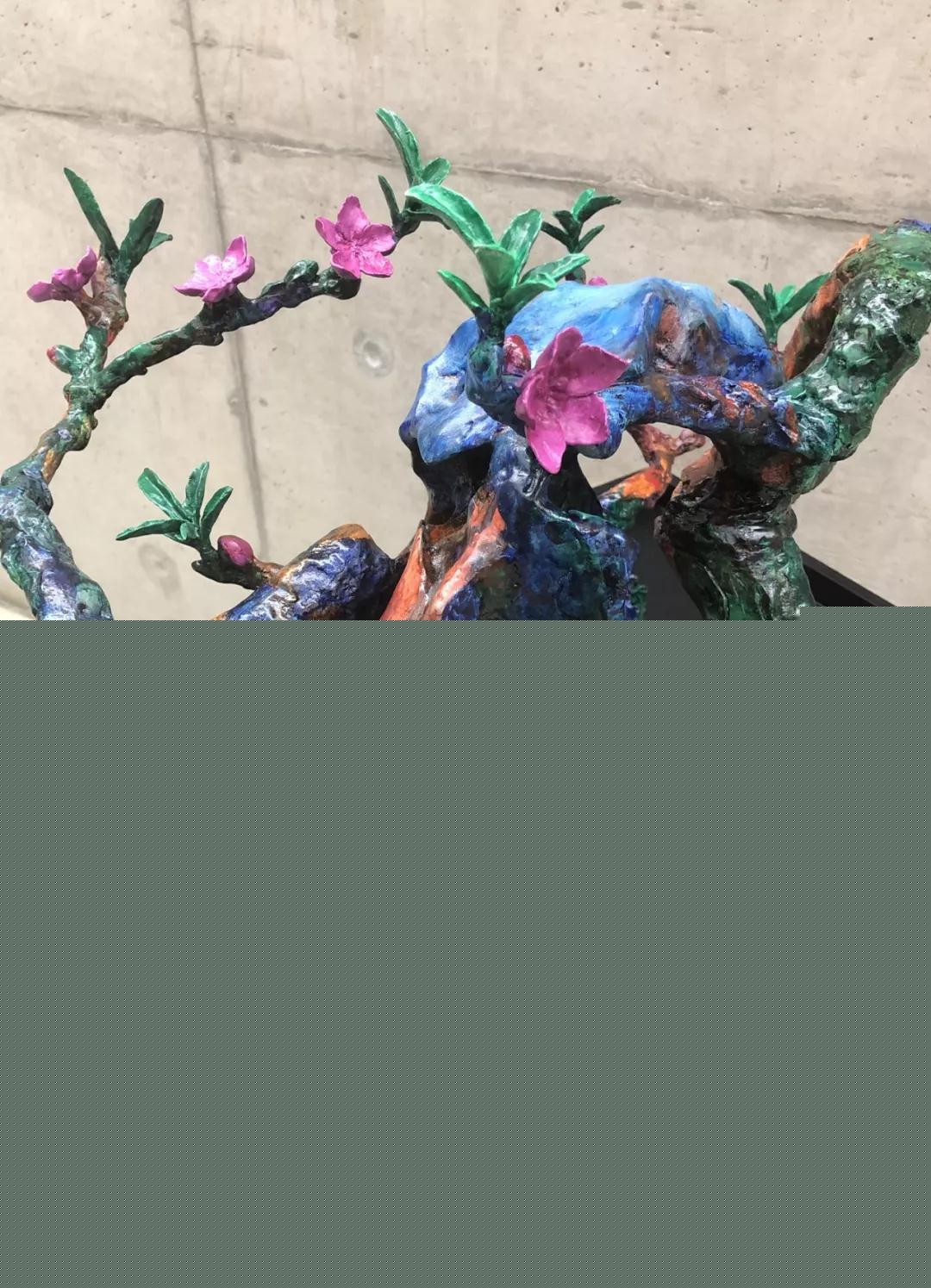 “凌云一笑”周春芽香港个人作品展