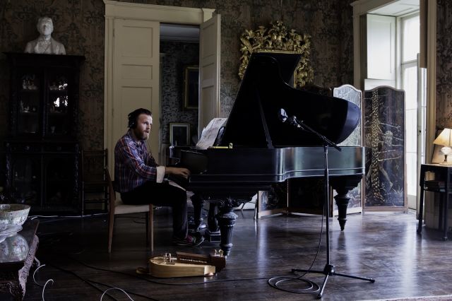 Ragnar Kjartansson——访客