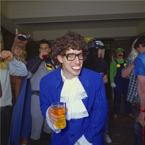 Anna Fox_Resort 2_Austin Powers