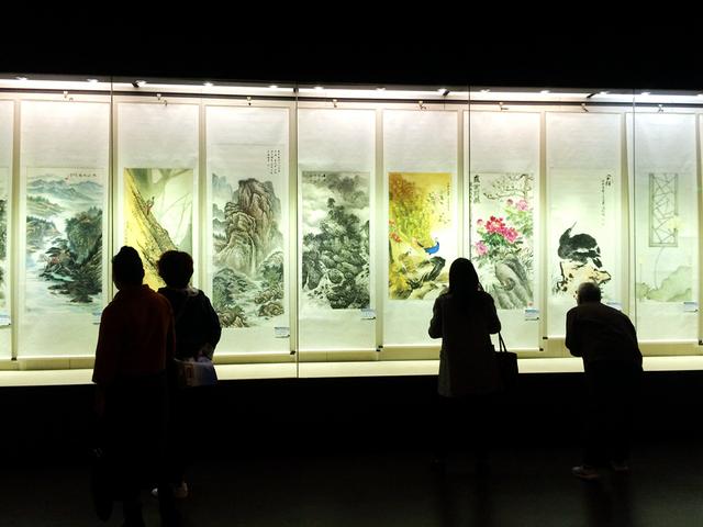 邯郸市庆祝改革开放40周年书法美术摄影新人新作展开幕