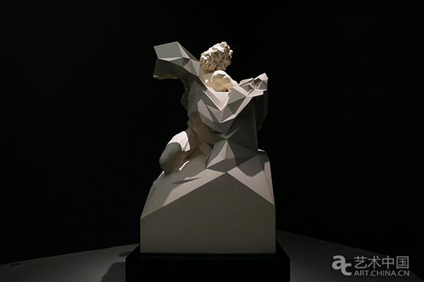 拉奥孔，雕塑，2016，粉状白色大理石，230x123x130cm