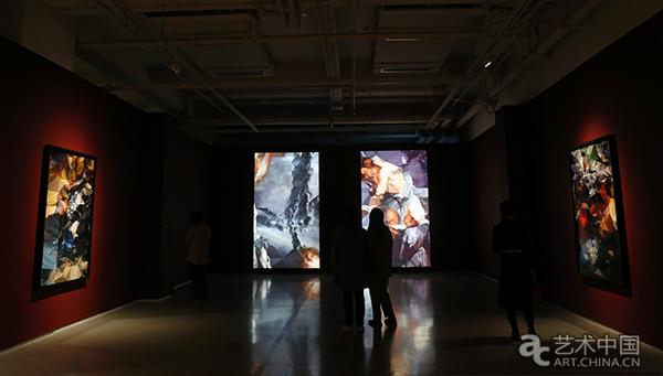 地层#4，双联屏, 2011, 双高清视频、双频投影双声道, 174x300cm/每屏