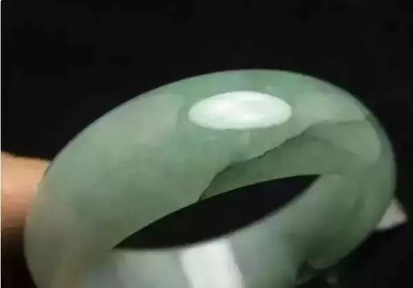 什么材质的手镯 深得人心