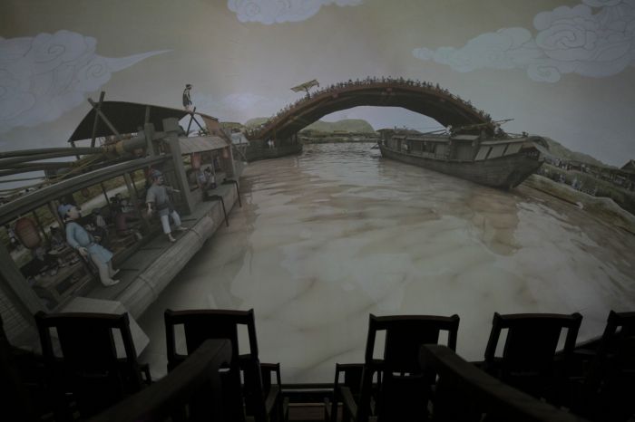 多屏时代：文明走向“虚幻”