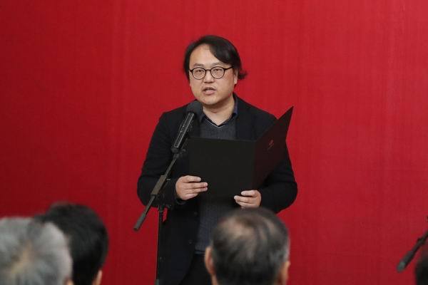 高士明在展览开幕现场致辞