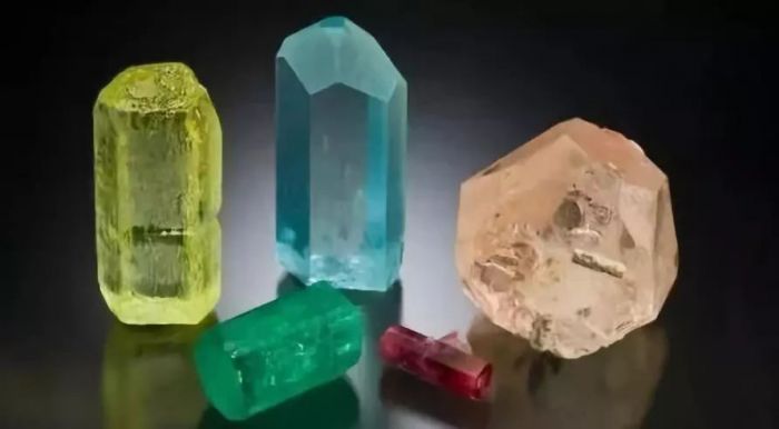 △绿柱石家族合照