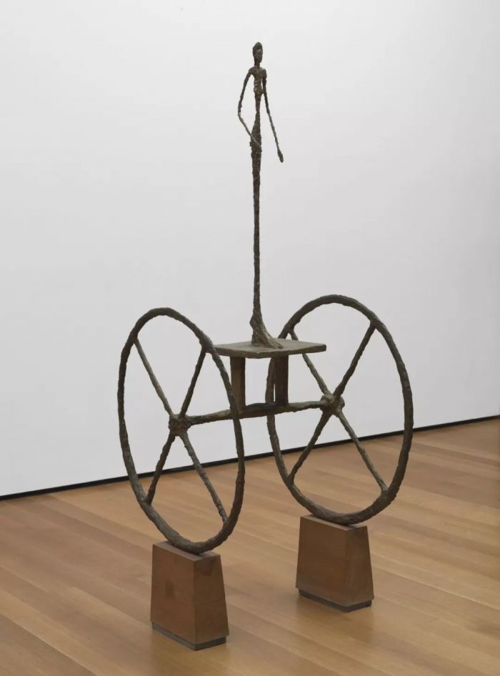 战车 The Chariot，1950，64.76 x 26.77 x 27.08，青铜上漆，图片来自MOMA