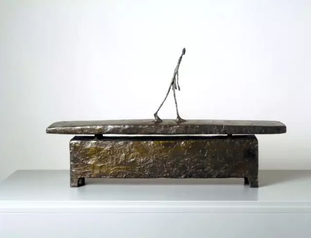 《雨中行走的人》 ，1948