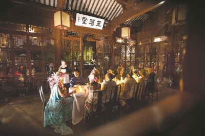 沉浸式消费 打穿“第四面墙”