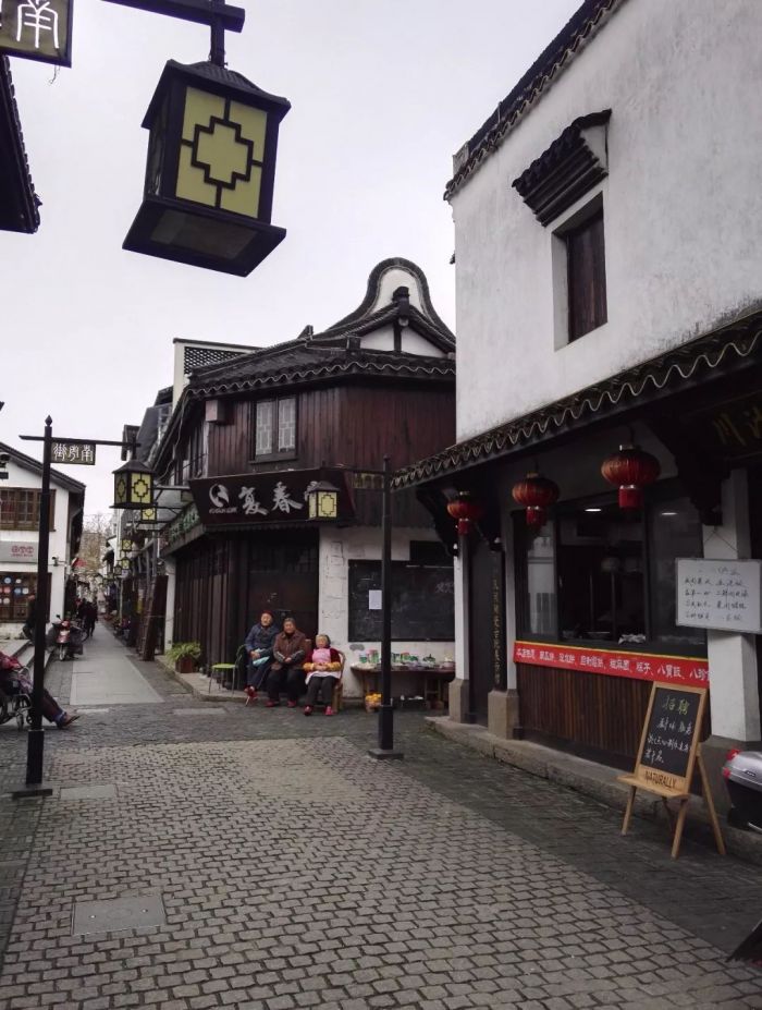 川沙古镇街头即景