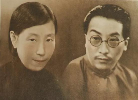 华艺国际秋拍：吴湖帆细笔五色山水潋滟拍场