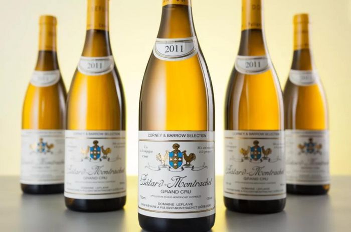 2011年勒弗莱酒庄巴塔-蒙哈榭，6瓶。估价：19,000- 28,000港元。将于3月16日佳士得香港佳士得名酿呈献尊尚私人窖藏拍卖呈献