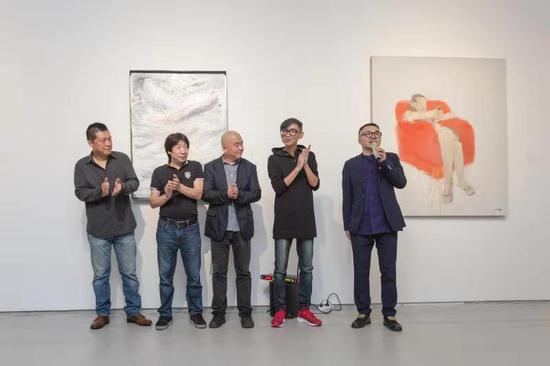 “不问为何”亮相谷仓当代艺术空间