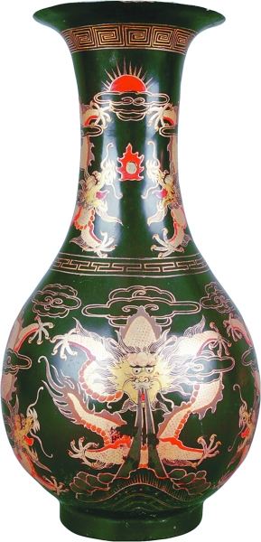清末民初脱胎青退描金云龙花瓶(福建博物院藏) 图片为作者提供