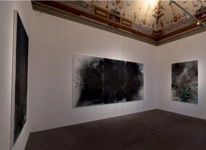 《花曲》展览现场，佛罗伦萨，2018年。蔡文悠摄，蔡工作室提供