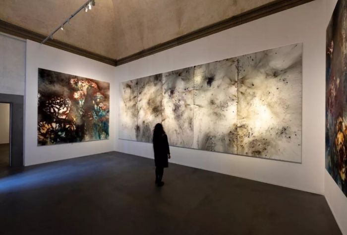 《花曲》展览现场，佛罗伦萨，2018年。蔡文悠摄，蔡工作室提供