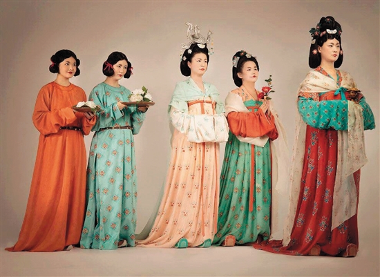 设计师楚艳艺术再现唐服