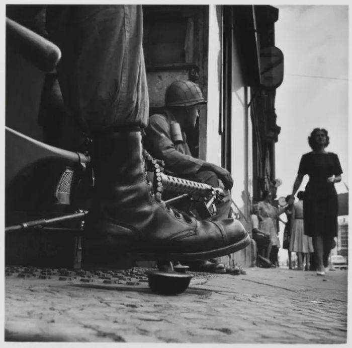 Don McCullin, Near Checkpoint Charlie, Berlin 1961