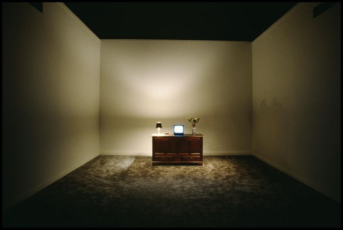 比尔·维奥拉，《理性的睡眠》，静帧，1988