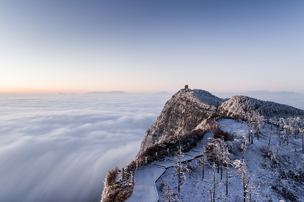 峨眉山