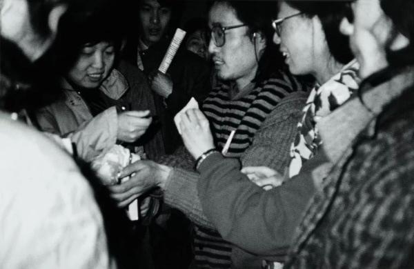 吴山专《大生意》，行为，1989年，中国美术馆