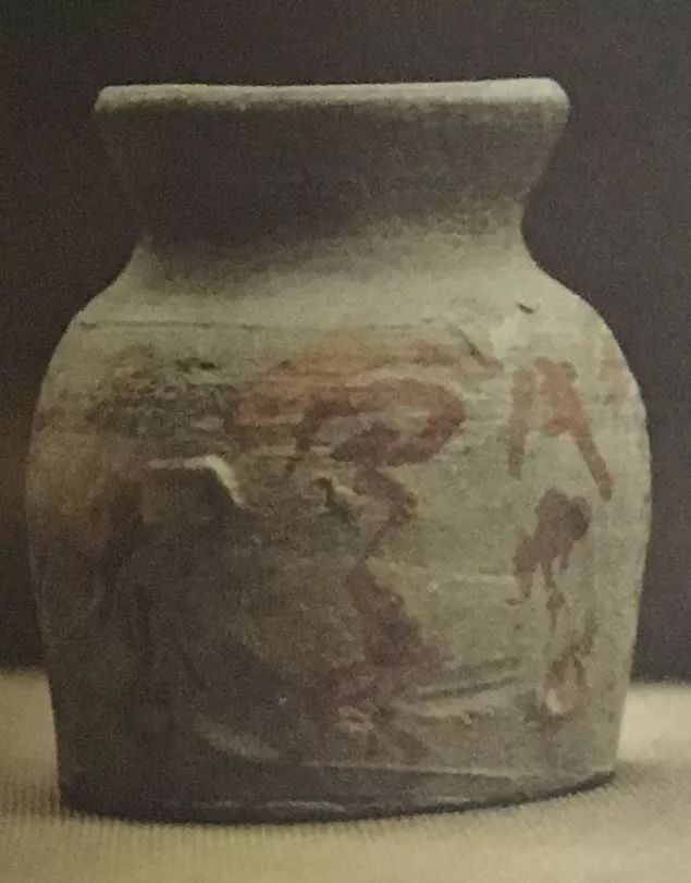 图6 敦煌地区墓葬中发现的解注瓶