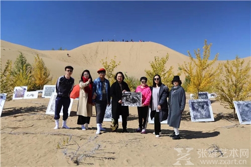 把艺术还给自然(一)——观艺术家王华明“自然美术馆”之响沙湾大沙漠个人展有感
