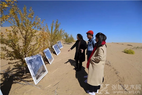把艺术还给自然(一)——观艺术家王华明“自然美术馆”之响沙湾大沙漠个人展有感