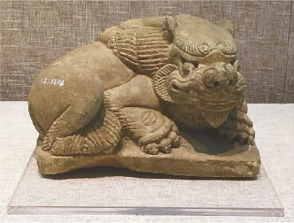 辽白釉绿彩鸡冠壶 辽宁省沈阳市法库县叶茂台23号辽墓出土沈阳市文物考古研究所藏