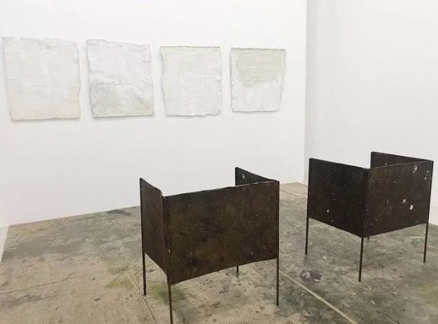 弗朗兹·韦斯特回顾展亮相蓬皮杜