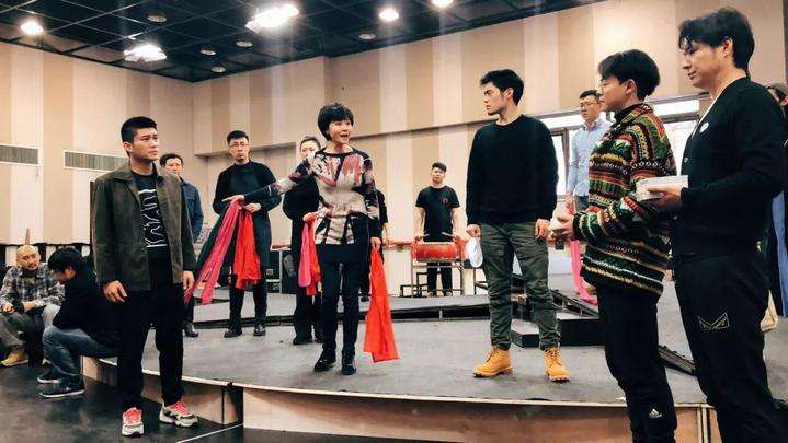 农民造钢琴 话剧《小镇琴声》传出中国梦