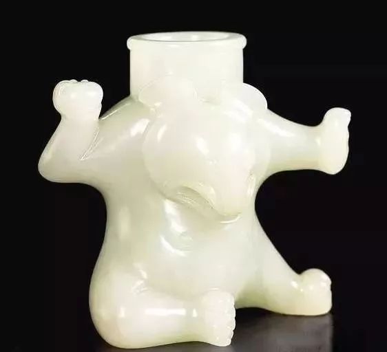 清代玉熊尊
