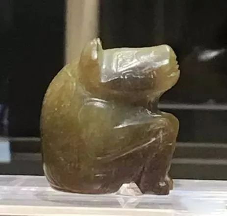 殷墟妇好墓出土的商代玉熊
