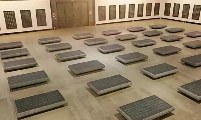 【唐诗后著】碑林肆系，展于oct当代艺术中心 何香凝美术馆，2005年