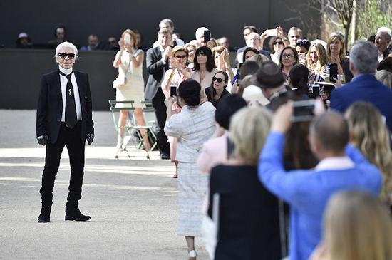 Karl Lagerfeld图片来源：Fashionnista