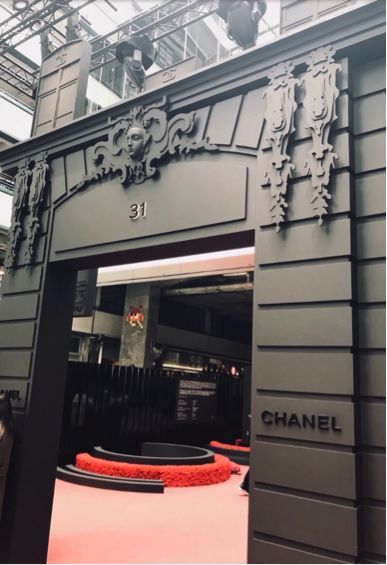 在香奈儿香港展览中感受美的能量