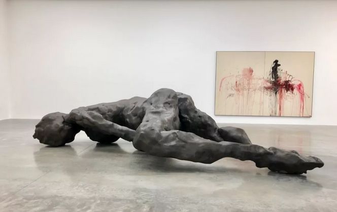“两周的泪”展览现场