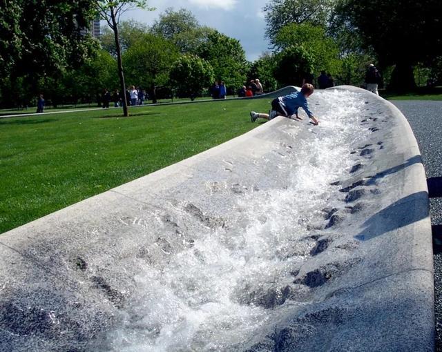 戴安娜纪念喷泉（The Diana ，Princess of Wales Memorial Fountain）