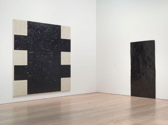 “玛丽·科西嘉：光线研究”展览现场