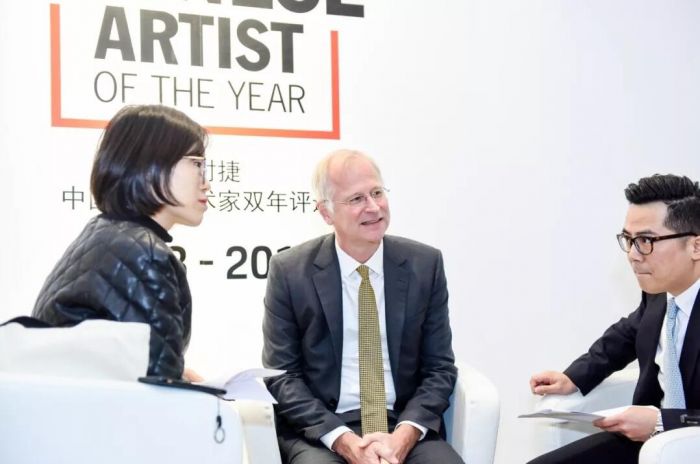 ART021现场，《艺术商业》就艺术赞助问题专访了保时捷中国总裁及首席执行官严博禹博士Dr. -Ing Jens Puttfarcken