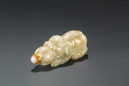 相伯居 金狮戏珠 鼻烟壶