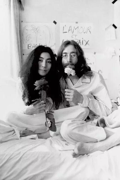 Yoko Ono and John Lennon,Montreal Bed-In, 1969, Queen Elizabeth Hotel, Montreal, Canada.Photo by Ivor Sharp.©Yoko Ono, courtesy of Studio One