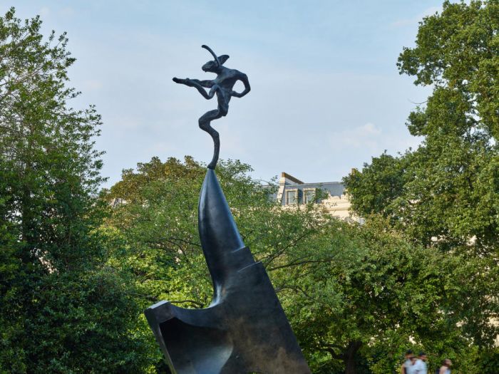 Barry Flanagan, Large Nijinski on Anvil Point (2001), Waddington Custot, Frieze Sculpture 2018.
