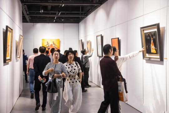 本次展览共有45名漆艺家参展，展出近百件漆艺作品。