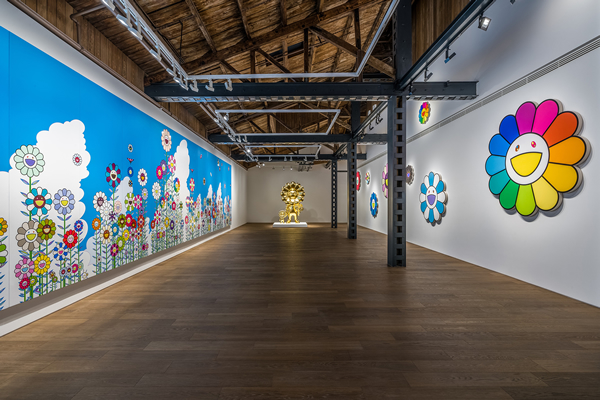 贝浩登（上海）村上隆个展“村上隆在奇幻仙境”现场. 摄影：Yan Tao. ?2018 Takashi Murakami/Kaikai Kiki Co., Ltd. All Rights Reserved. 图片提供：贝浩登