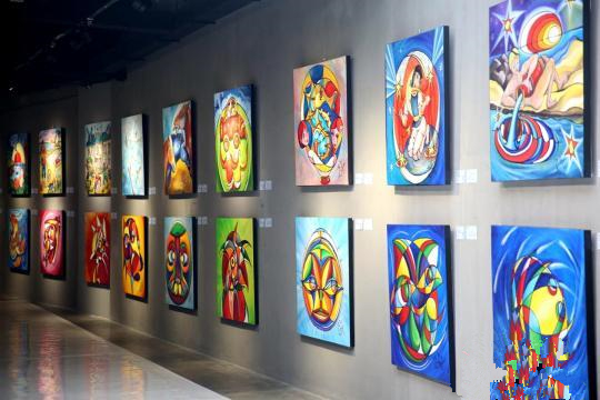 现代艺术展示