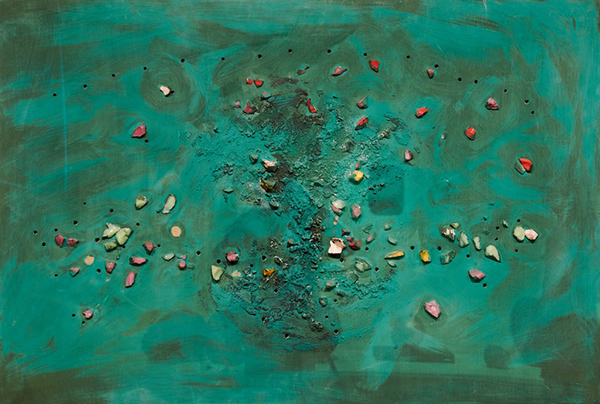 封塔纳创作了一些雕塑和绘画的结合物，比如《空间概念》，1955年，画布上的油、玻璃和洞