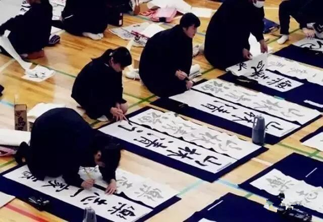 ▲中小学校都会开设书法课
